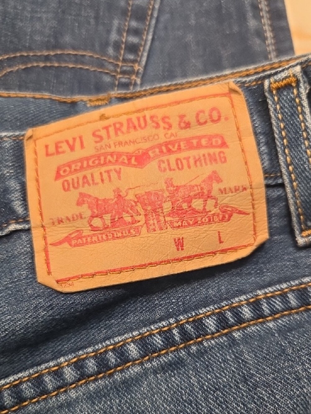 Men's Levi's Relaxed Fit Blue Denim Jeans (32x32) - Picture 7 of 7